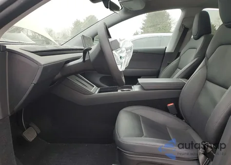 2026 Tesla Model Y z USA, uszkodzony, nr VIN 7SAYGDEE9TF326690